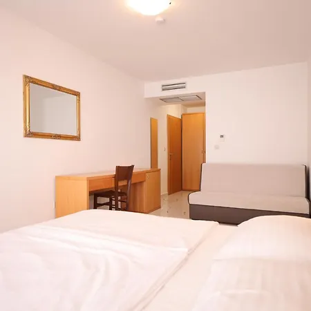 Depadansa Lucija*** 3*