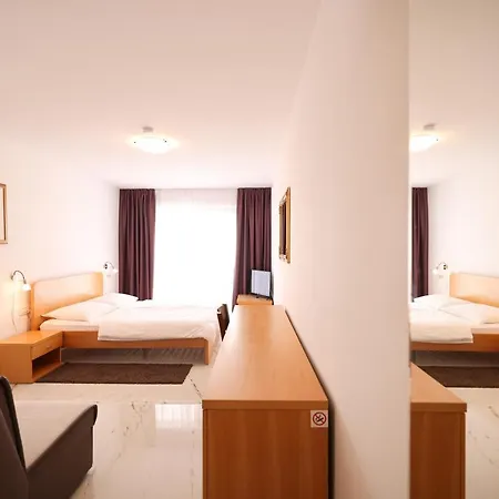 Depadansa Lucija*** Hotel Posedarje