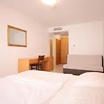 Depadansa Lucija*** 3*