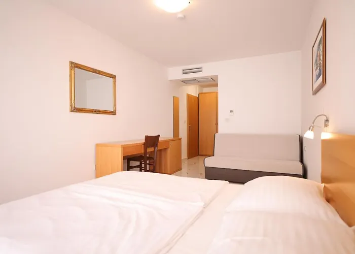 Depadansa Lucija*** 3*