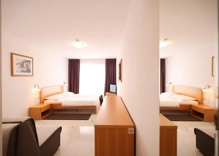 Depadansa Lucija*** Hotel Posedarje